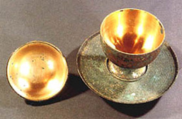 銅承台付蓋碗の画像