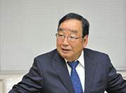 富岡賢治市長の写真