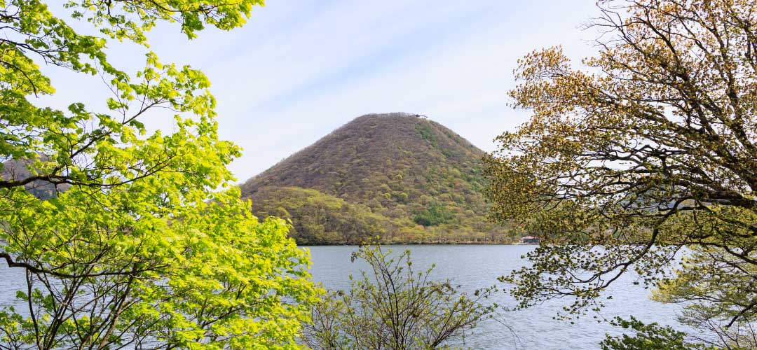 榛名山と榛名湖の画像