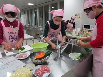 食生活改善推進員の料理の様子