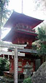 榛名神社の神宝殿（三重塔）