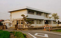 長野公民館の外観