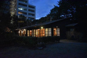 夜の旧井上房一郎邸の様子1