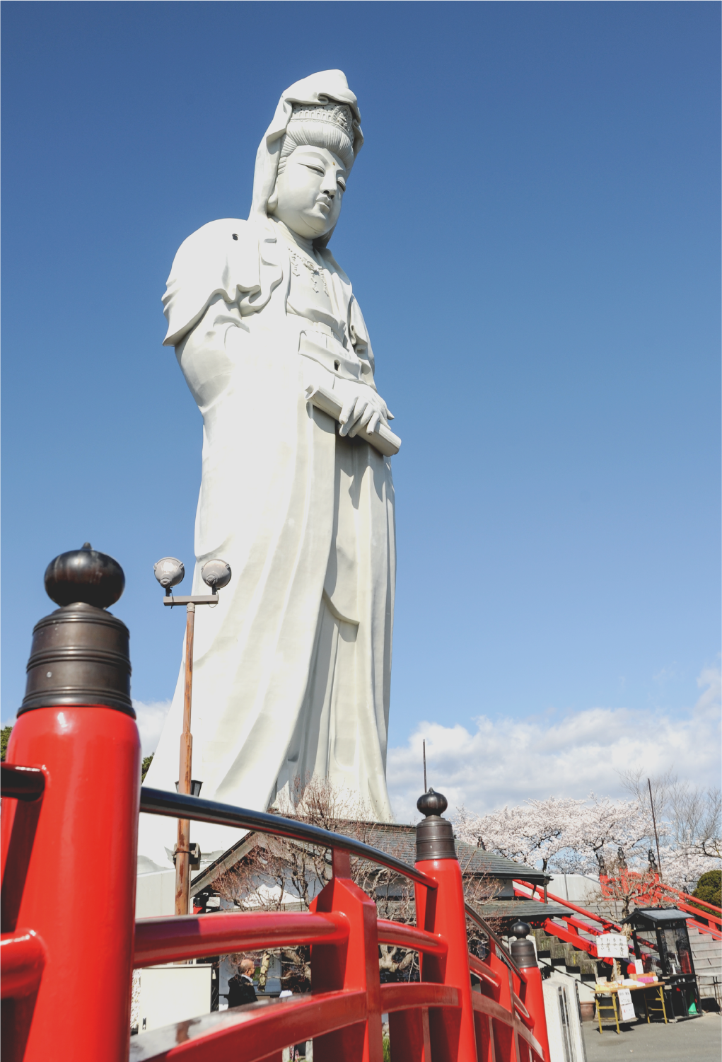 ［写真：白衣大観音］