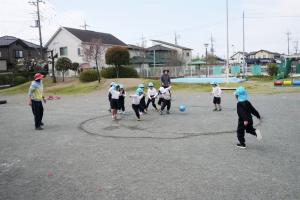 ボール遊び