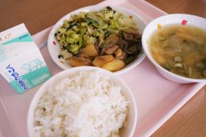 給食1