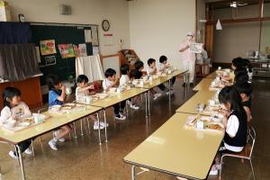給食3