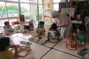 給食4