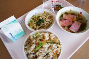 給食3