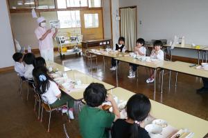 給食3