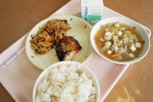 給食1