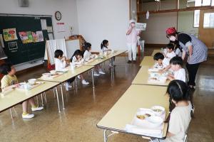 給食3