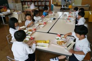 給食3