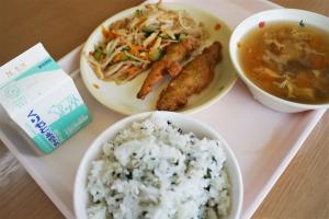 給食1