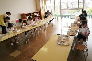 給食4