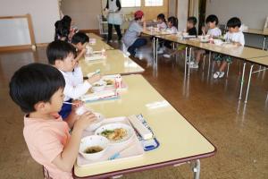 給食4