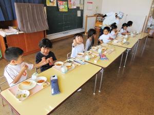 給食4
