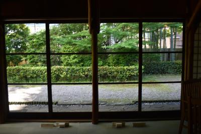 居間のガラス戸