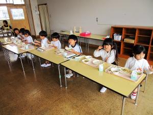 給食4