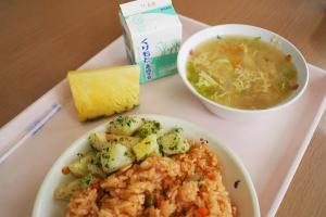 給食1