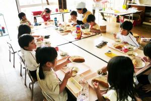 給食3