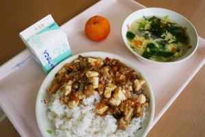 給食