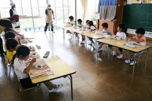 給食4