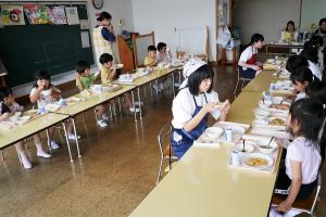 給食4
