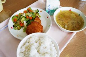 給食1