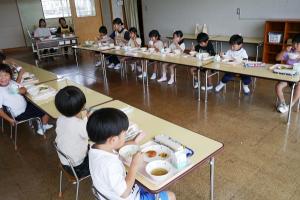 給食4