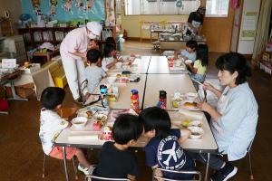 給食3