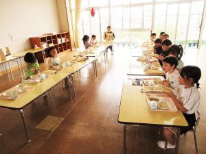 給食4