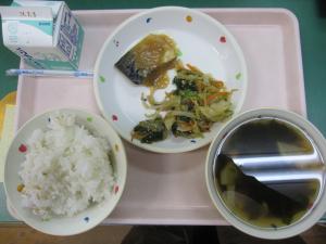 給食
