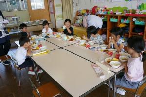 給食3