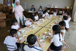 給食4