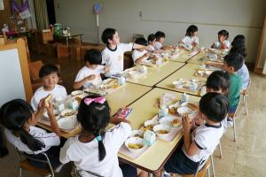 給食4