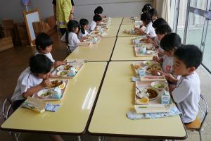 給食4