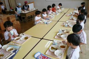 給食4