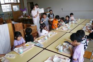 給食4