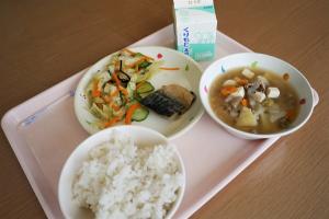 給食1