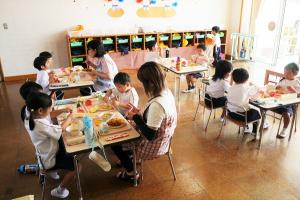給食4