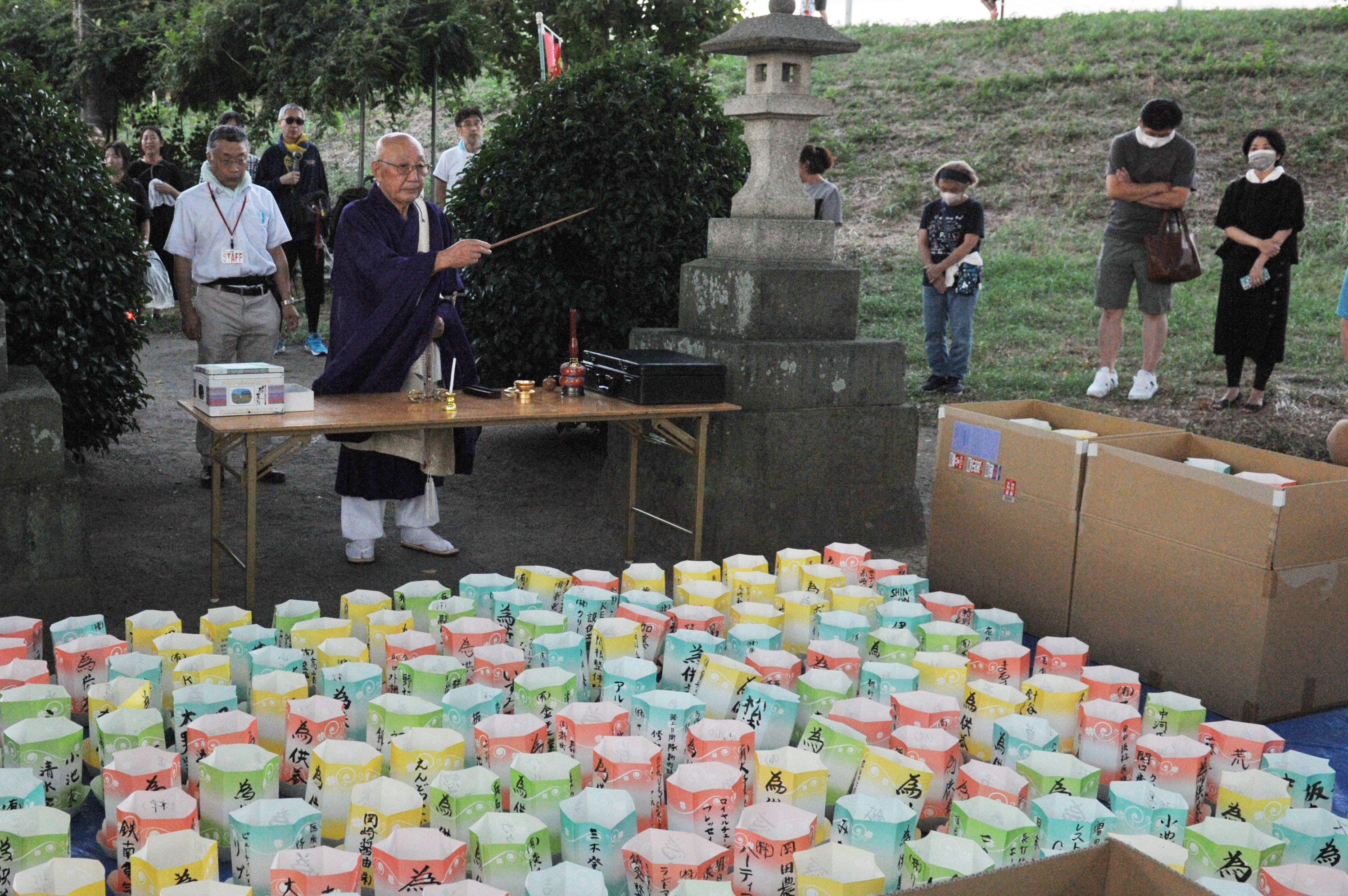 新町ふるさと祭り花火大会・灯籠流しの写真１