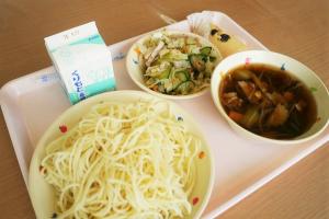 給食1