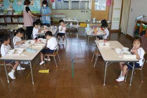給食3