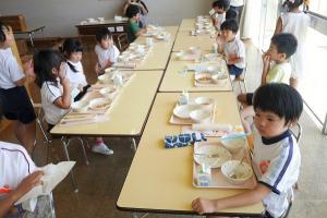 給食4