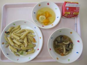 給食