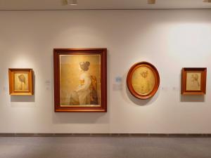 「福井良之助展」第5展示室の横顔女性像