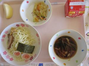 給食