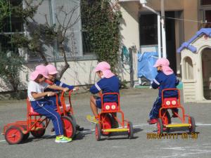 三輪車鬼ごっこ