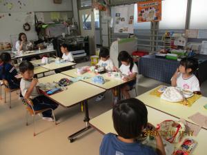 年長組の給食の様子